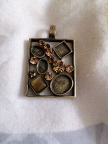 Pendant very dressy