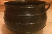 iron pot three leg size 8