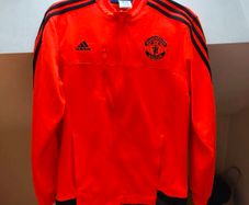 Manchester United Top Medium
