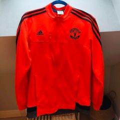 Manchester United Top Medium