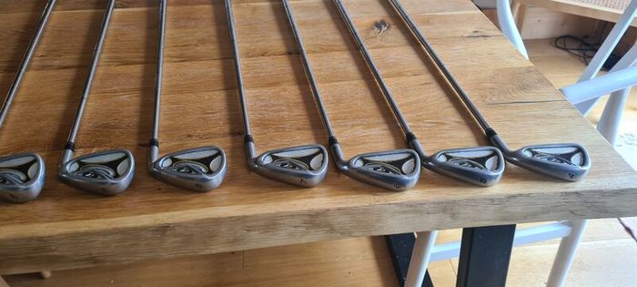 taylormade R7 irons and stand bag