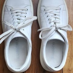 Pair of White Leather trainers/tennis shoes by Lasocki size 5/38