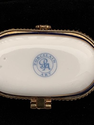 Vintage Porcelain Pill Box 1960s