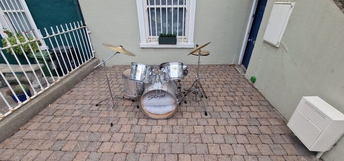 Drum kit