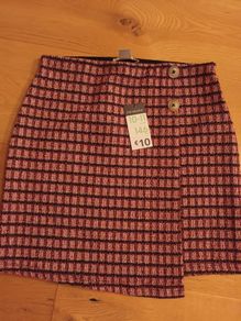 Girl's brand new skirt age 10-11
