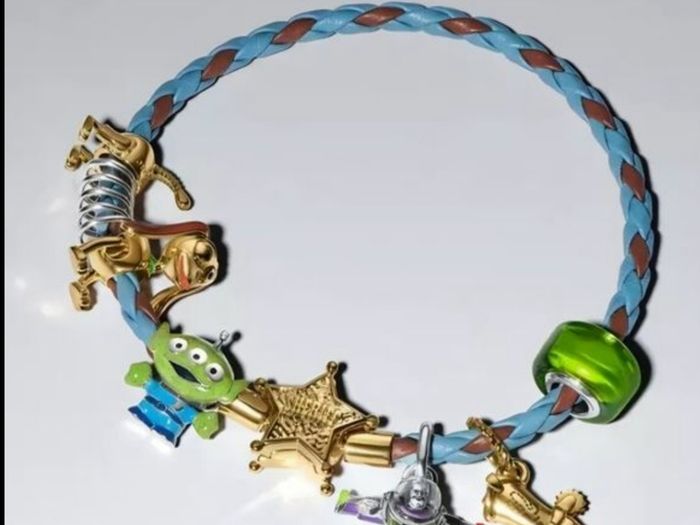 Pandora Disney Pixar Toy Story Slinky Dog Charm Brand New