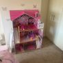 large dollhouse Image 2