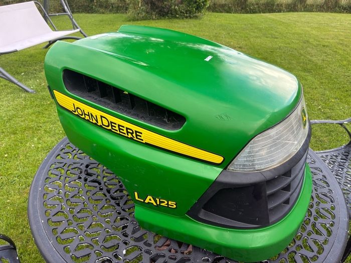 John Deere LA Series Bonnet / Hood