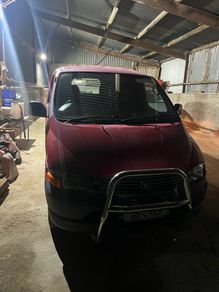 2005 Toyota Hiace