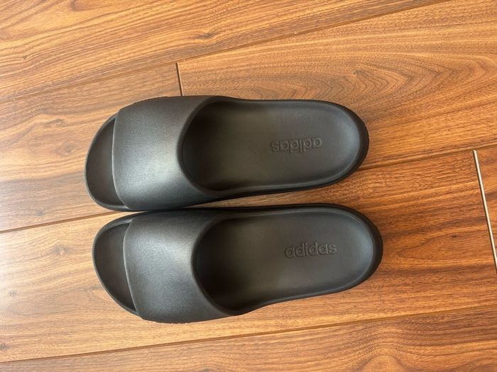 Adidas sliders