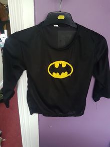 Batman costume size uni fits from 2 up to 5 years old really