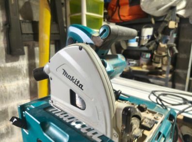 Makita plunge saw 110v  + rails + box
