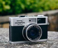 Olympus 35 RC w/ Skylight filter 43.5mm