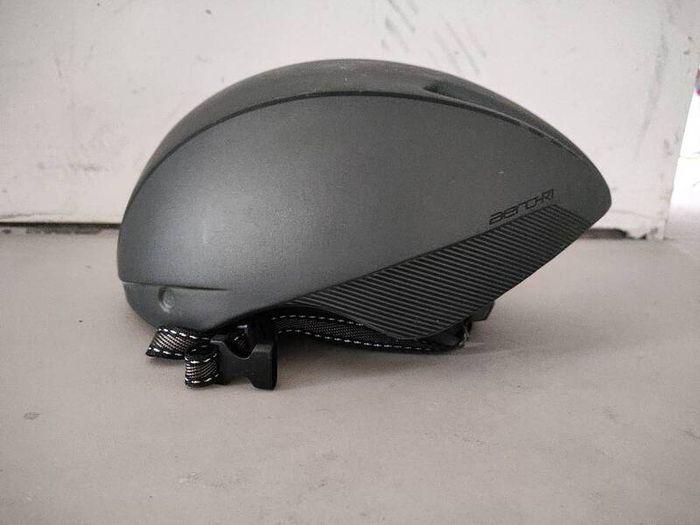 Aero bike helmet