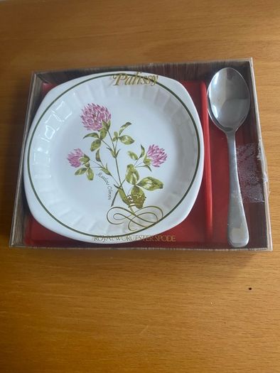 Vintage Royal Worcester Palissy dish with a spoon in original box