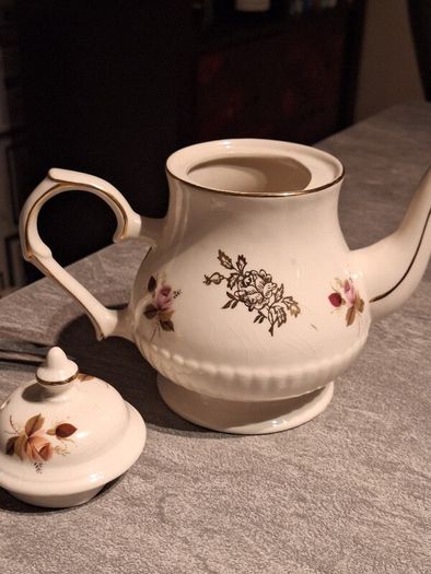 Teapot/China Ruby Wedding Teapot .. Heavly Reduced
