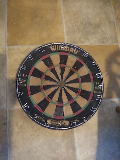 vintage Winmau dartboard