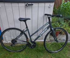 Womens Trek FX2 Hybrid Bike