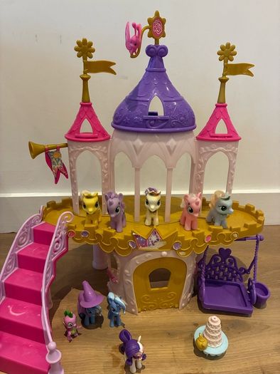 My little pony friendship castle & ponies