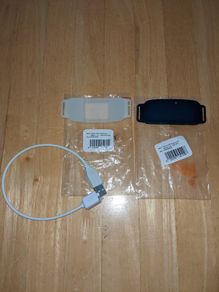 Tractive Cat 4 GPS tracker sleeves + charging cable