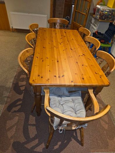 8 seater table and