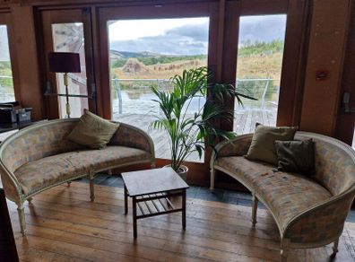 Continental Settee