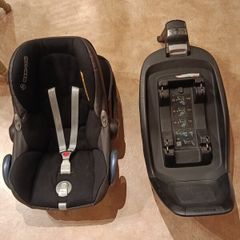 Maxi Cosi Baby Car Seat and Base