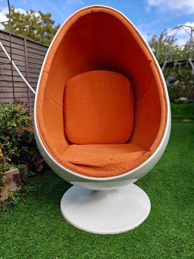 Egg Pod Chair