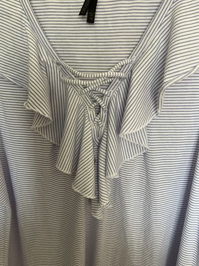 Ladies top size 18