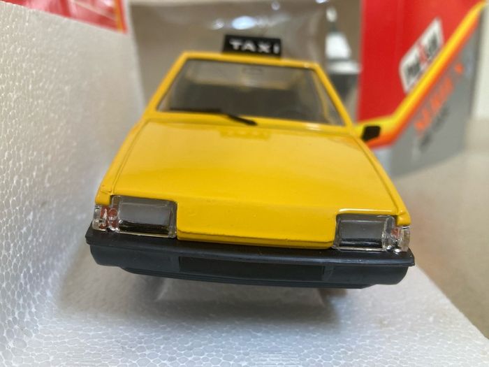 Citroen BX Taxi scale 1/25 rare