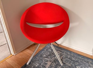 Crescent Star Feature or Office Reception Chair