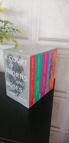 Books    set of five new sealed  A court of thrones and roses  by sarah  j. Mass