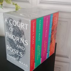 Books    set of five new sealed  A court of thrones and roses  by sarah  j. Mass