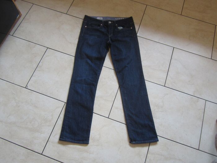 GAP    size  27 ...   30 inch waist