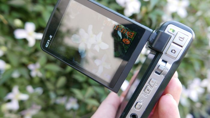 DigiLife DDV-1100HD Digital Video Camcorder