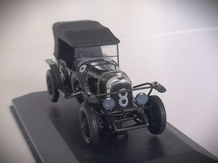 Diecast Model Le Mans Winning Bentley Le Mans 1924 1st - IXO 1:43