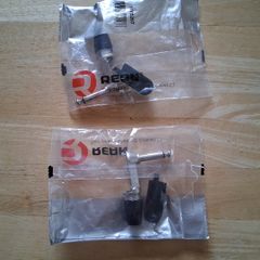 Two new 1/4" Rean Angle Jack Connectors