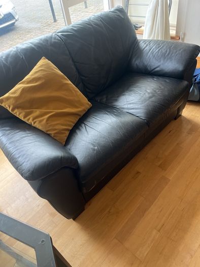 Black leather 3 piece suite