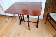 Occasional Fold-out Table
