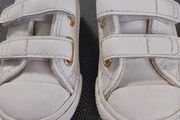 baby trainers(Converse)