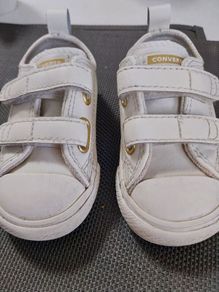 baby trainers(Converse)