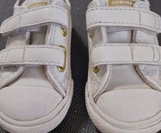 baby trainers(Converse)