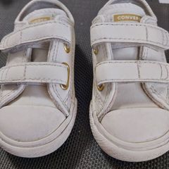 baby trainers(Converse)