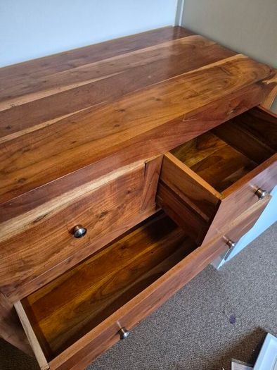 Solid wood drawer cabinet