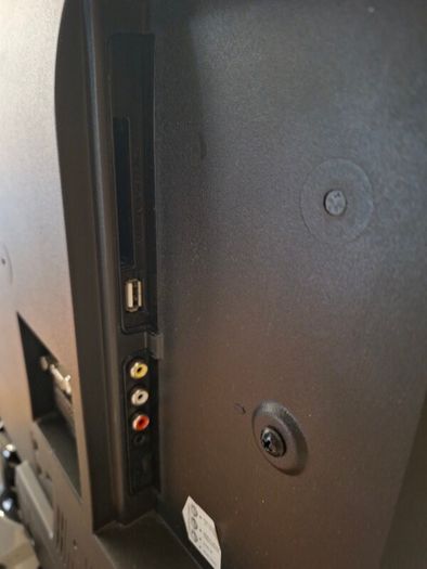 32" Walker Satellite & Saorview Digital LED HD TV Freesat