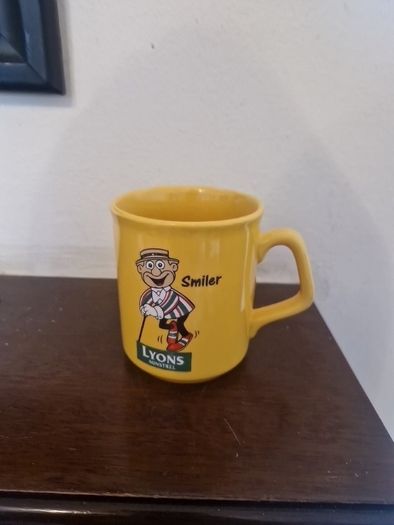 lyons collectable mug