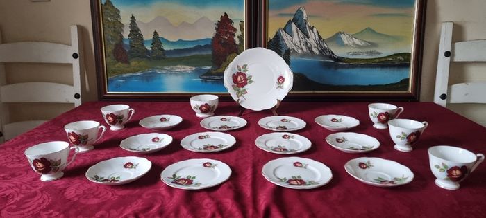20 Piece Queen Anne Opera Pattern Bone China Gold Gilt Tea Set For 6 Person Setting Made In England