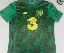 Republic of Ireland 19/20 Training Shirt M