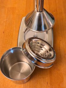 Stainless steel manual juicer