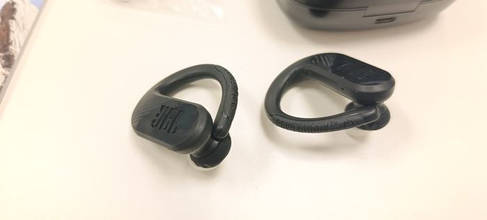 JBL Endurance Peak II True Wireless Headphones - Excellent Condition